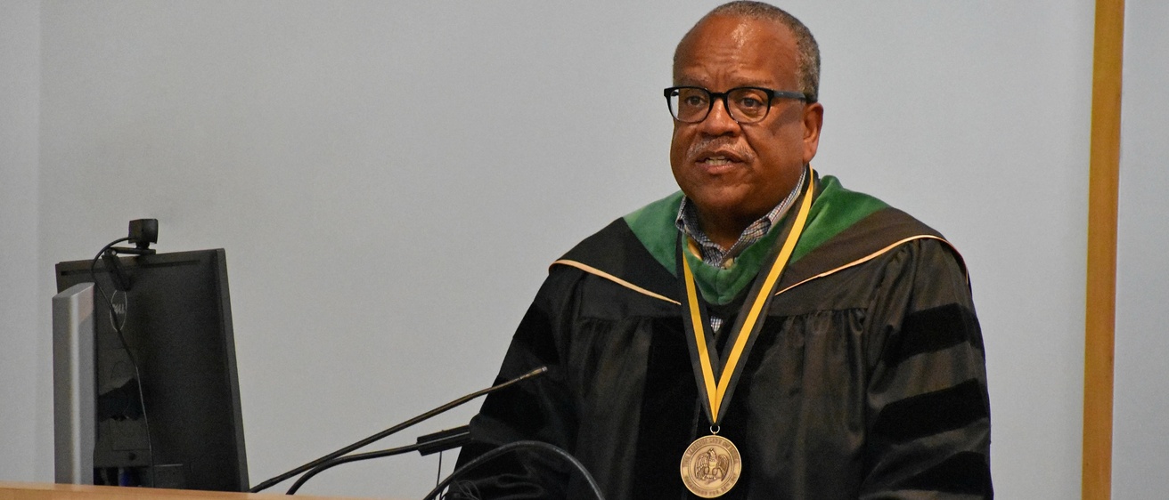 Carter speaking at investiture