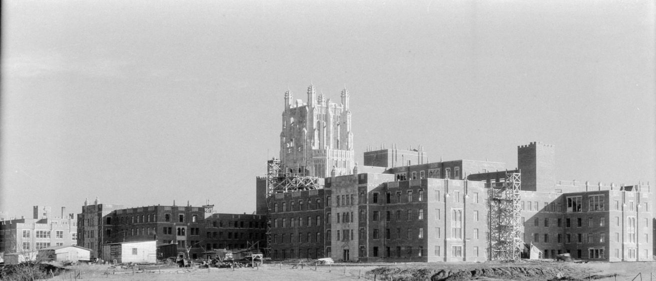 Construction of General Hospital, The University of Iowa, 1928.jpg
